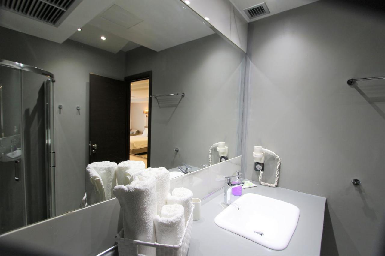 אתונה Aiolos Apartments Ermou 64 2Nd Floor Suites מראה חיצוני תמונה