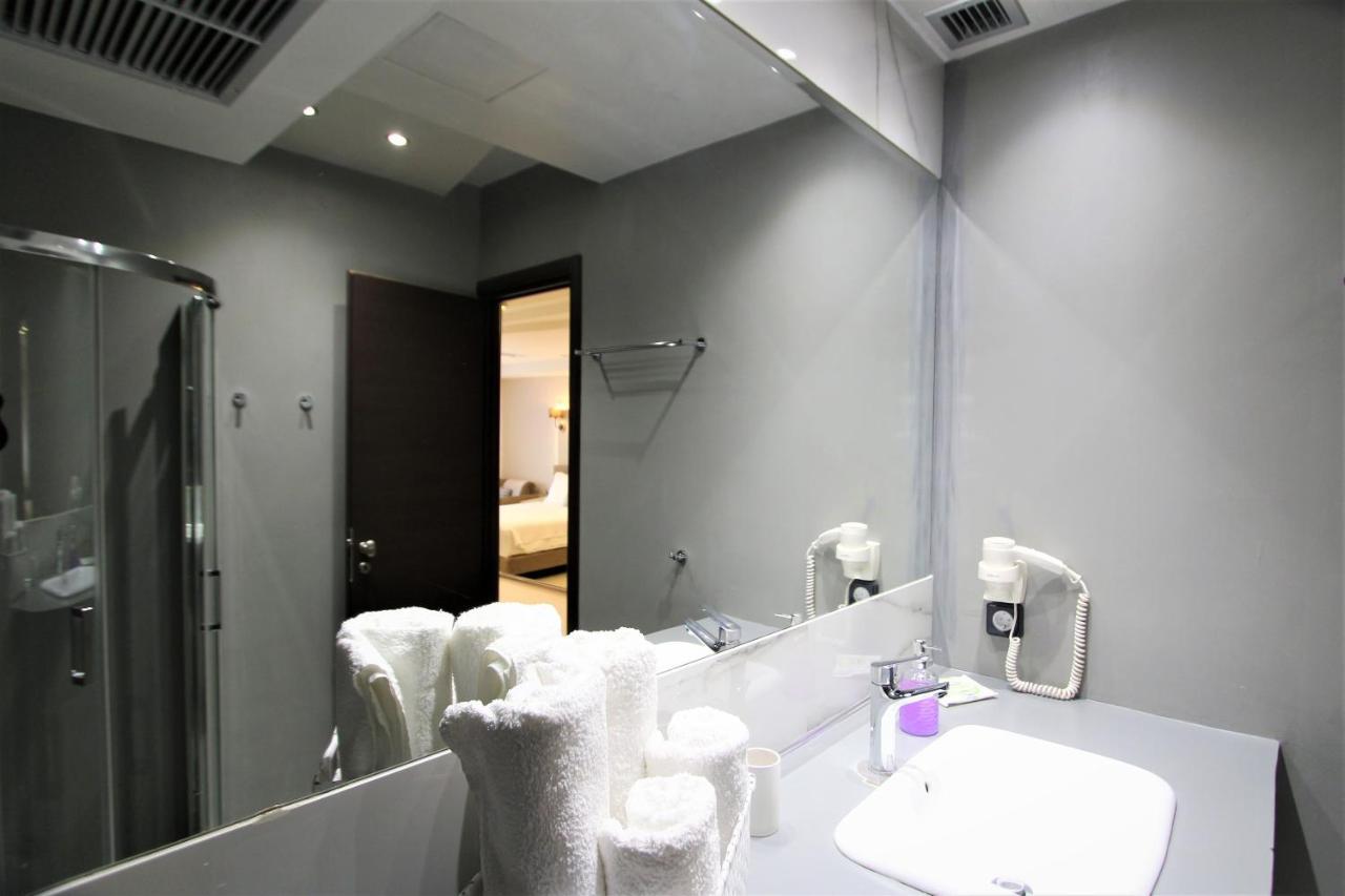 אתונה Aiolos Apartments Ermou 64 2Nd Floor Suites מראה חיצוני תמונה