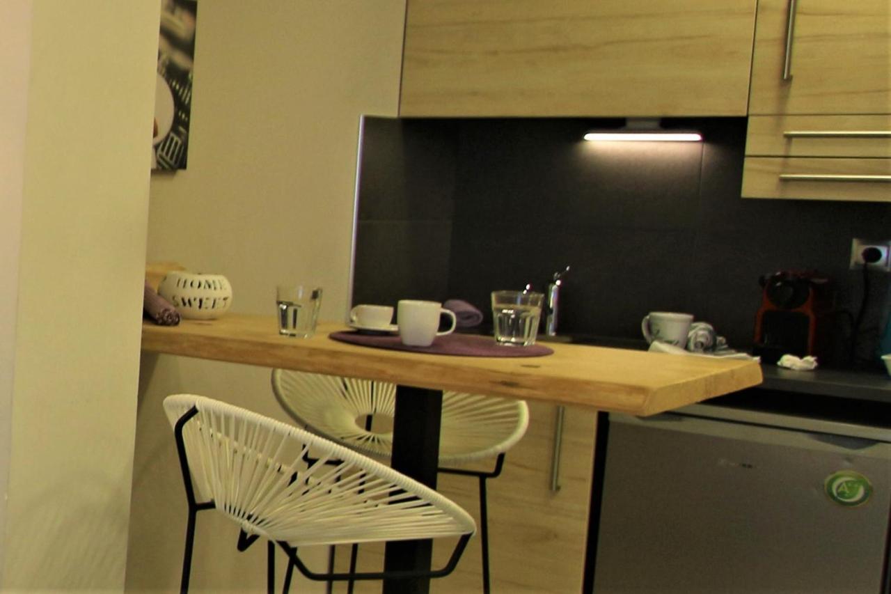 אתונה Aiolos Apartments Ermou 64 2Nd Floor Suites מראה חיצוני תמונה
